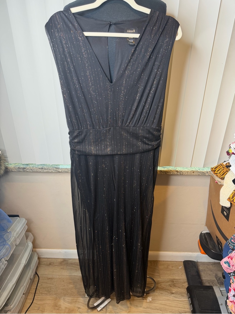 Alexa B black ankle jumpsuit V neck gold metallic striped shimmer fabric SZ 16W